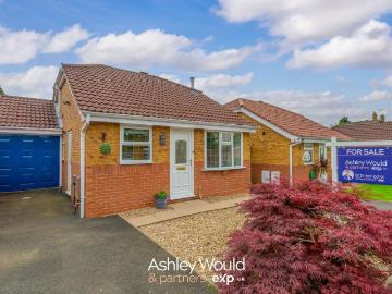 2 bedroom detached bungalow for sale