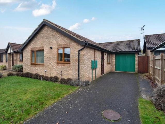 2 bedroom detached bungalow for sale