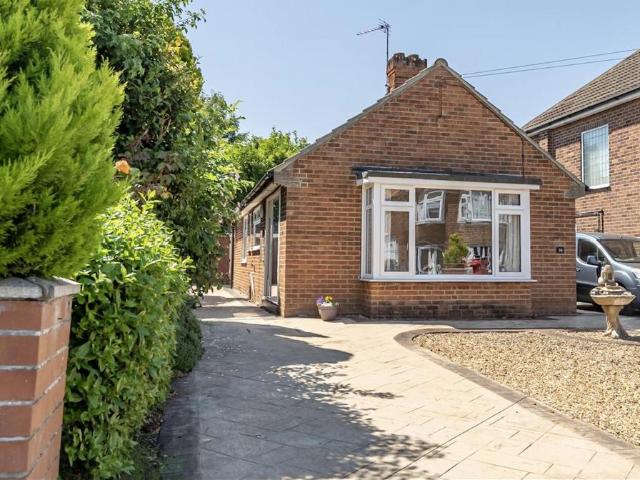 2 bedroom detached bungalow for sale
