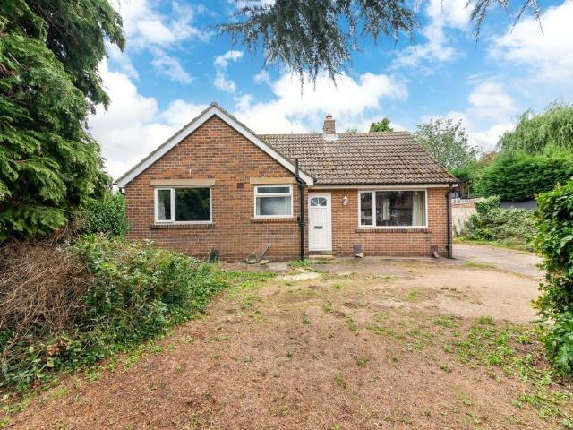 2 bedroom detached bungalow for sale