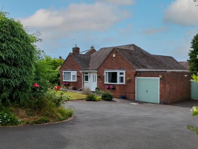 2 bedroom detached bungalow for sale