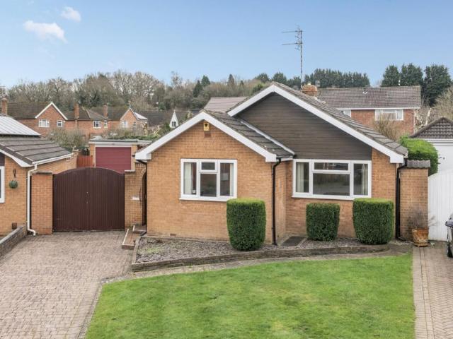 2 bedroom detached bungalow for sale