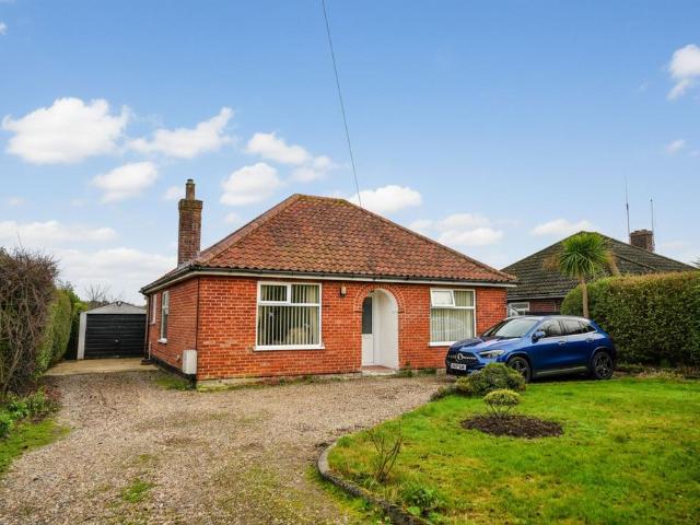 2 bedroom detached bungalow for sale