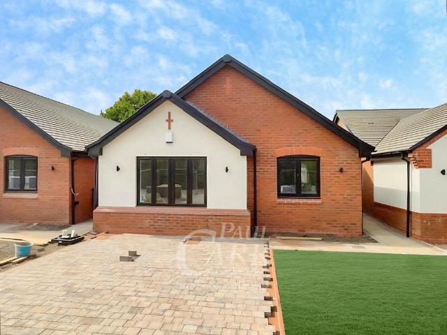 2 bedroom detached bungalow for sale