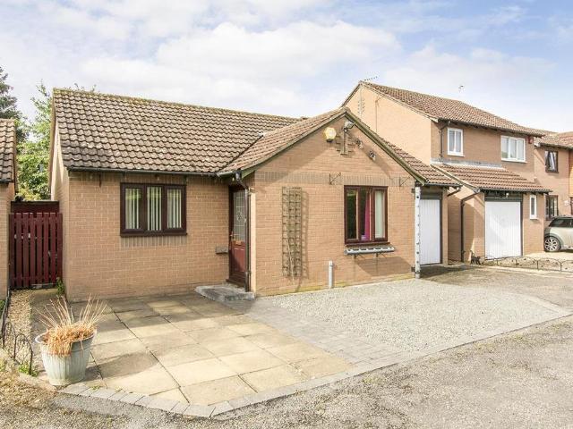 2 bedroom detached bungalow for sale