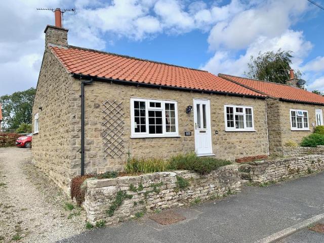 2 bedroom detached bungalow for sale