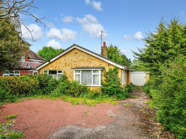 2 bedroom detached bungalow for sale