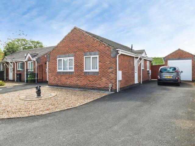 2 bedroom detached bungalow for sale