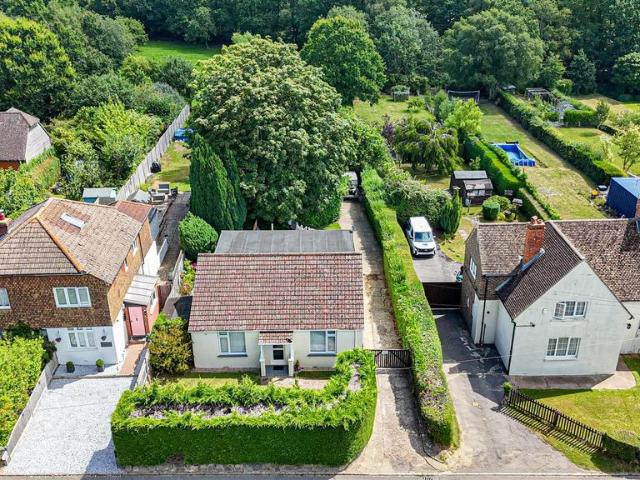 2 bedroom detached bungalow for sale