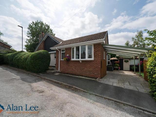 2 bedroom detached bungalow for sale