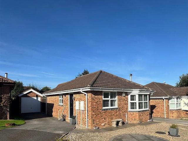 2 bedroom detached bungalow for sale