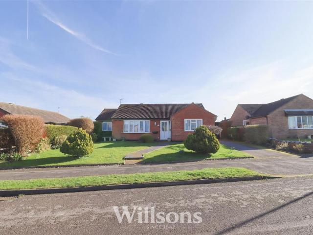2 bedroom detached bungalow for sale