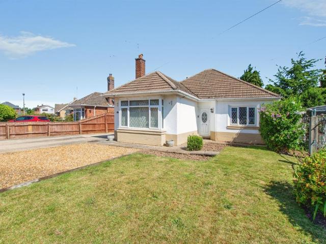 2 bedroom detached bungalow for sale
