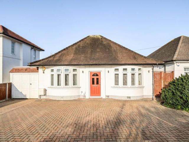 2 bedroom detached bungalow for sale