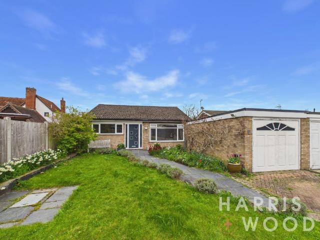 2 bedroom detached bungalow for sale