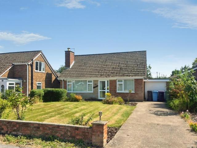 2 bedroom detached bungalow for sale