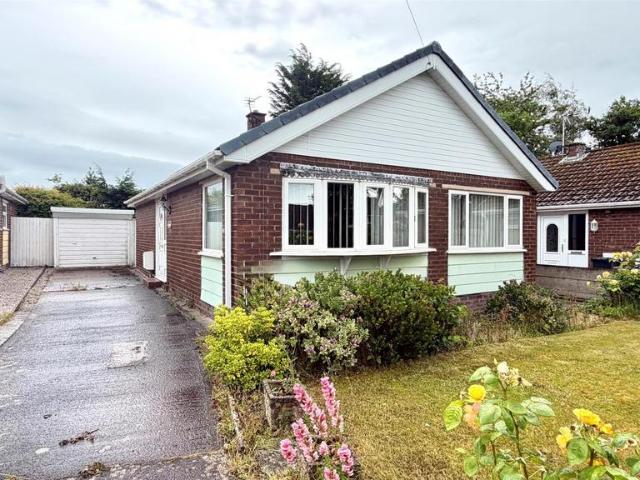 2 bedroom detached bungalow for sale