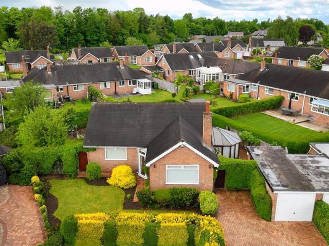 2 bedroom detached bungalow for sale