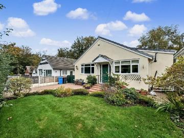 2 bedroom detached house for sale
