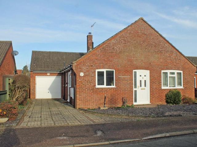 2 bedroom detached bungalow for sale