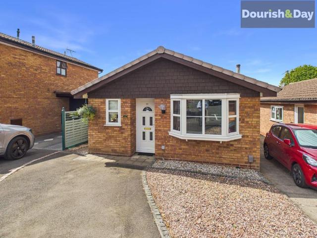 2 bedroom detached bungalow for sale