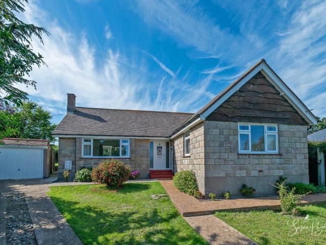 2 bedroom detached bungalow for sale