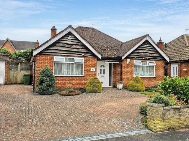 2 bedroom detached bungalow for sale