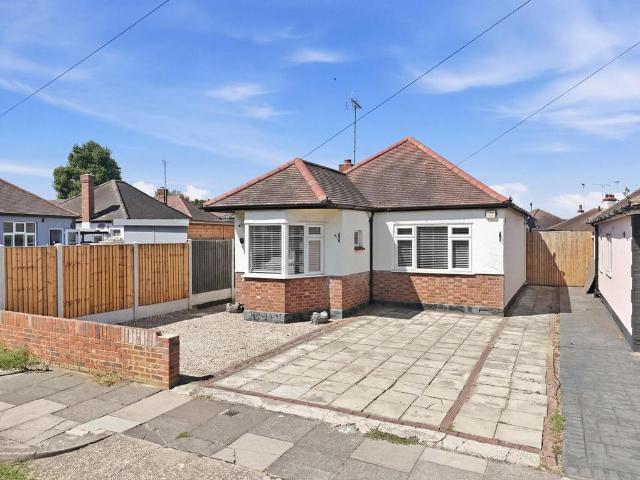 2 bedroom detached bungalow for sale