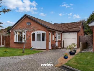 2 bedroom detached bungalow for sale