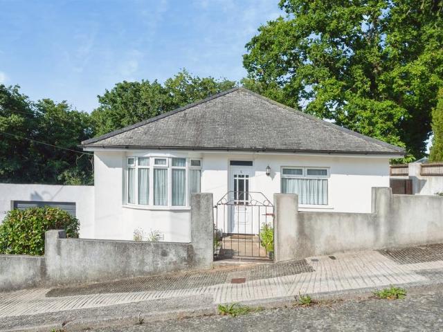 2 bedroom detached bungalow for sale