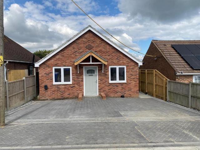 2 bedroom detached bungalow for sale