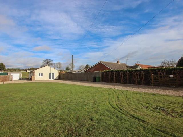 2 bedroom detached bungalow for sale