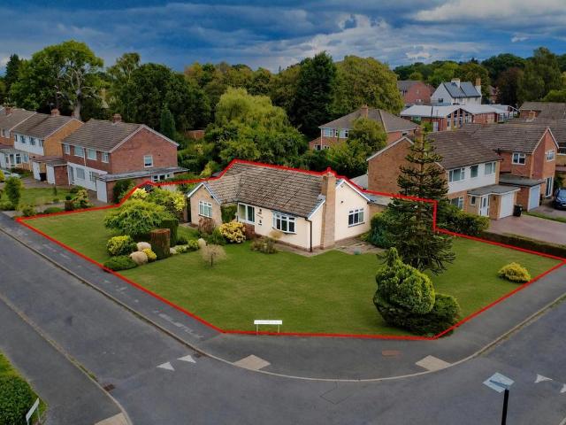 2 bedroom detached bungalow for sale