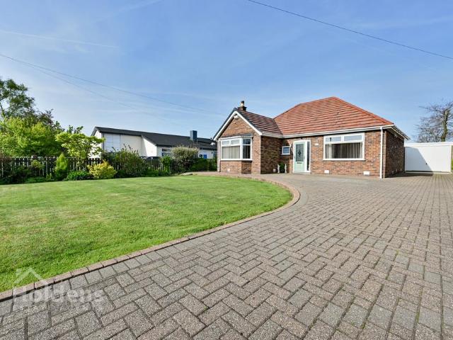2 bedroom detached bungalow for sale