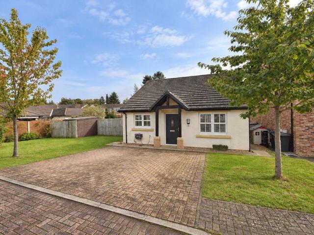 2 bedroom detached bungalow for sale