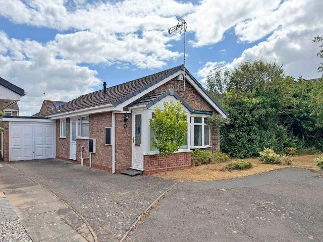 2 bedroom detached bungalow for sale