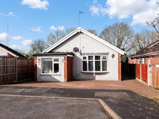 2 bedroom detached bungalow for sale