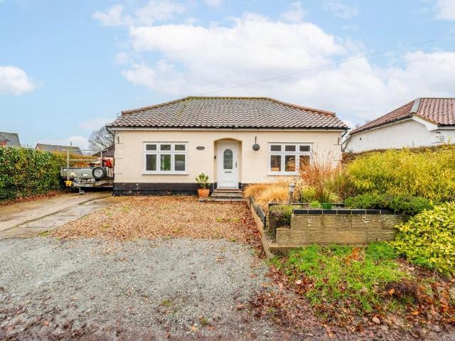 2 bedroom detached bungalow for sale