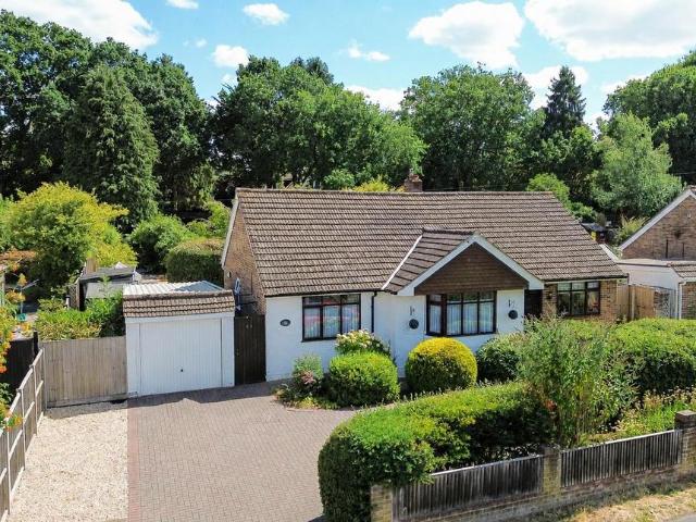 2 bedroom detached bungalow for sale