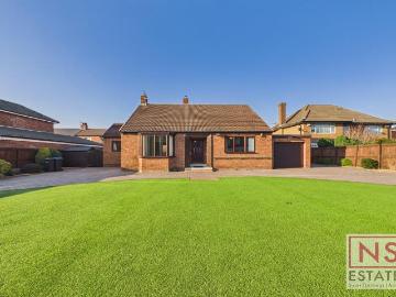 2 bedroom detached bungalow for sale