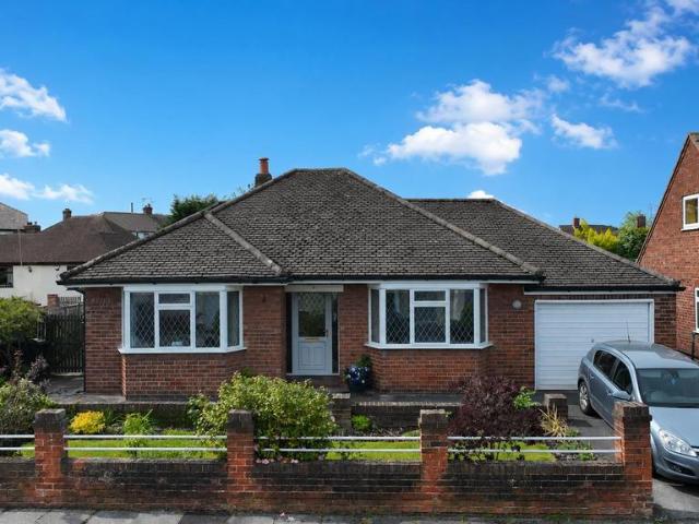 2 bedroom detached bungalow for sale