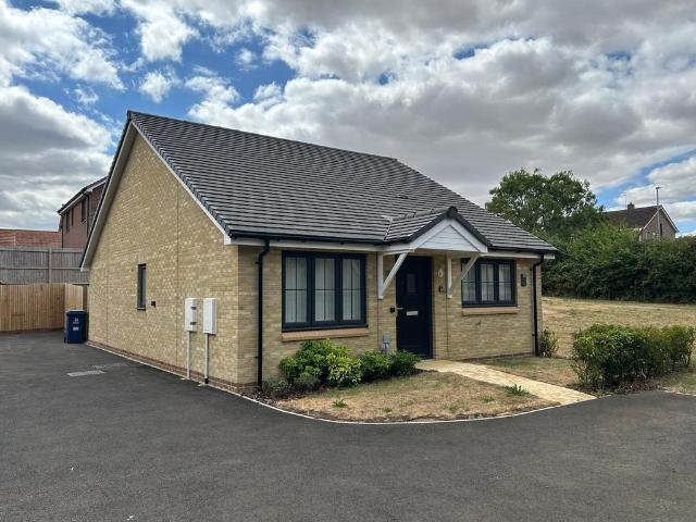 2 bedroom detached bungalow for sale