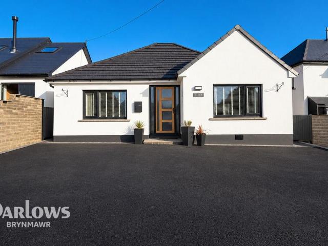 2 bedroom detached bungalow for sale