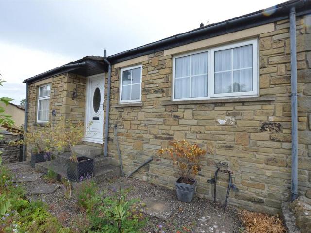 2 bedroom detached bungalow for sale