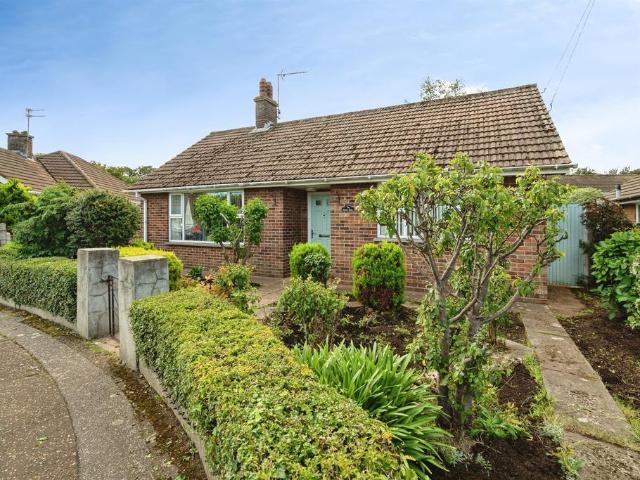 2 bedroom detached bungalow for sale