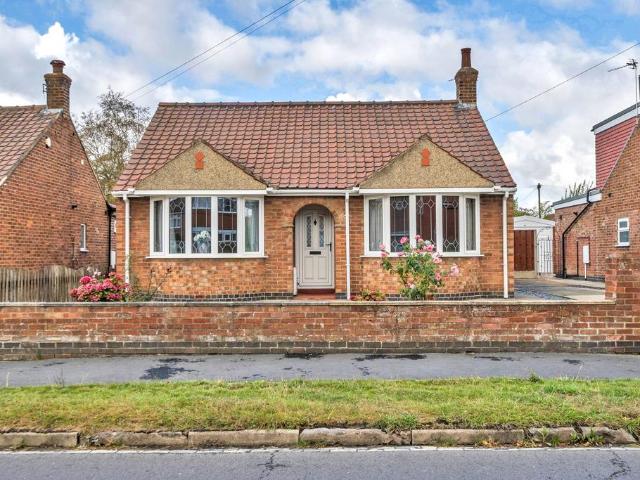 2 bedroom detached bungalow for sale