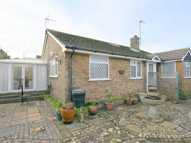 2 bedroom detached bungalow for sale