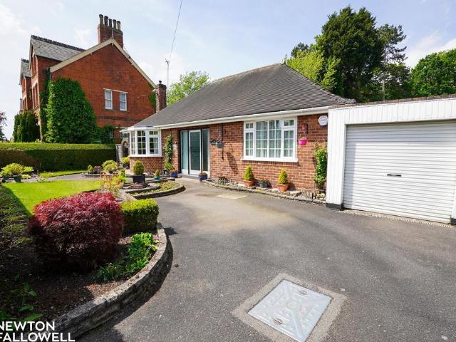 2 bedroom detached bungalow for sale