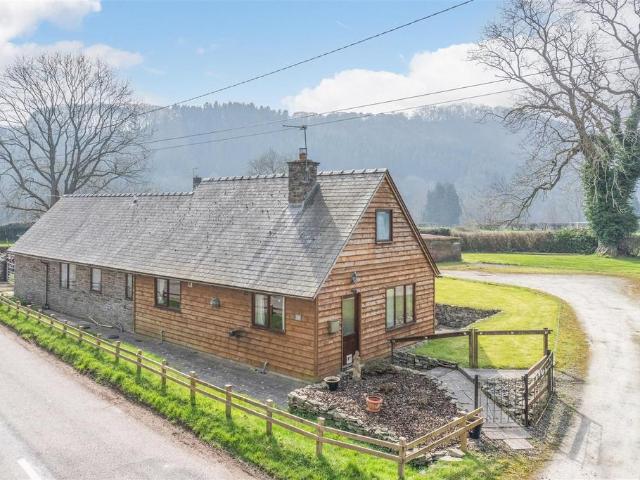 2 bedroom detached bungalow for sale