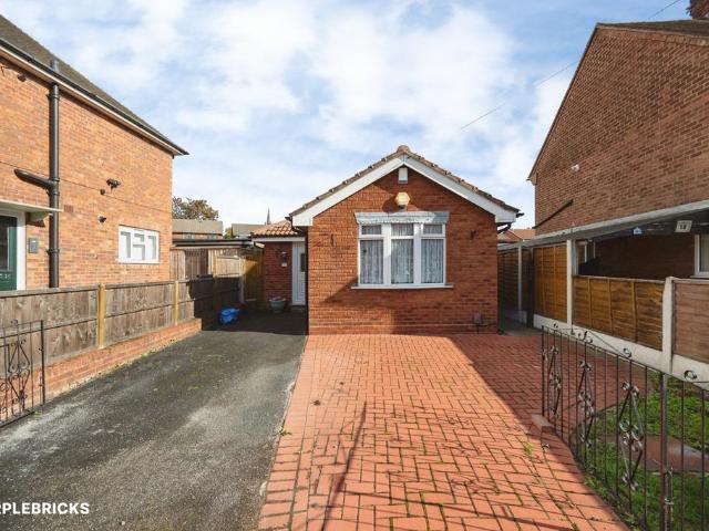 2 bedroom detached bungalow for sale